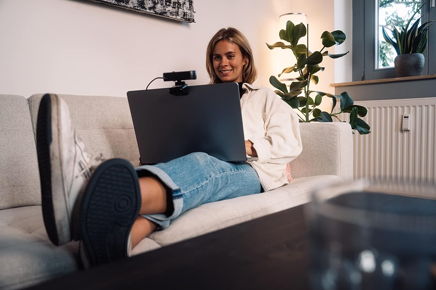 Verbatim Webcam mit Mikrofon, externe Kamera für Computer oder Laptop mit Full HD 1080 p Autofokus, für Video-Calls im Homeoffice oder als Streaming Cam – Bild 7
