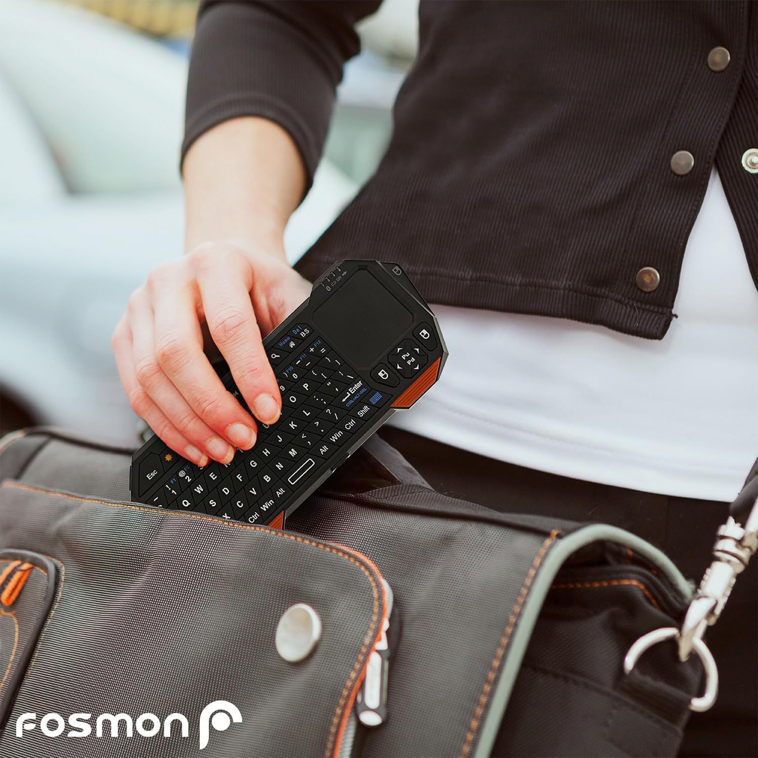 Fosmon - Mini Tastatur Bluetooth (QWERTY) - Kabellos, Mini Tastatur mit Touchpad - Kompatibel mit Ipad, Apple TV, Amazon Fire Stick, PS4, PS4 Pro, PS5, HTPC/IPTV, VR-Brille, Smartphones – Bild 4