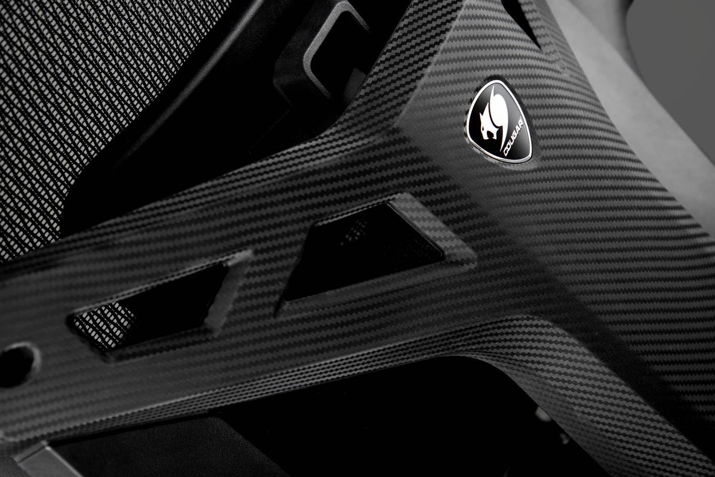 Gaming Chairs - COUGAR Speeder One Ergonomic Gaming Chair: Body Friendly Mesh 2D Armrests Lumbar Support Adjustable Height Class 4 Gas Lift Cylinder Plus Size Wheels Black – Bild 7