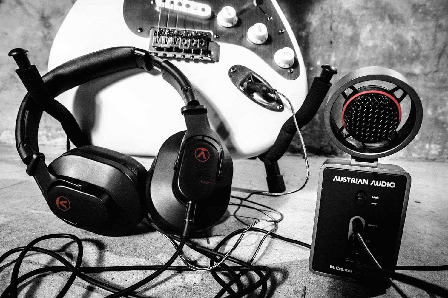 Streaming-Equipment - Austrian Audio | MiCreator Studio | Studio Condenser Microphone & USB-C Audio Interface | Plug and Play, 48kHz/24-bit, Max 130dB SPL, 2x In/Out, Direct Monitoring, Swivel Head – Bild 9